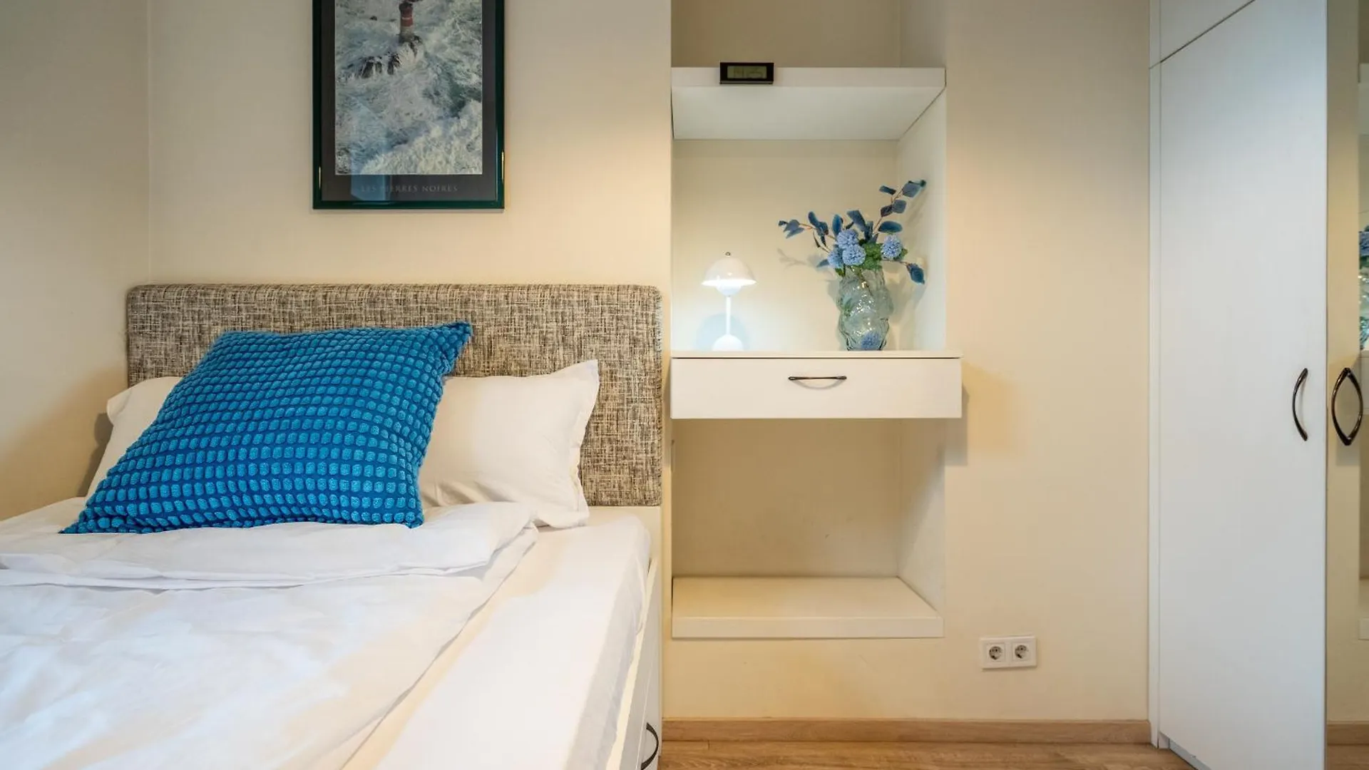 'Blue Sapphire House'- Central&Modern Sofia